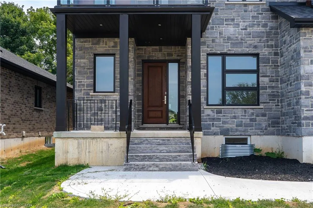 25 Sunview Drive