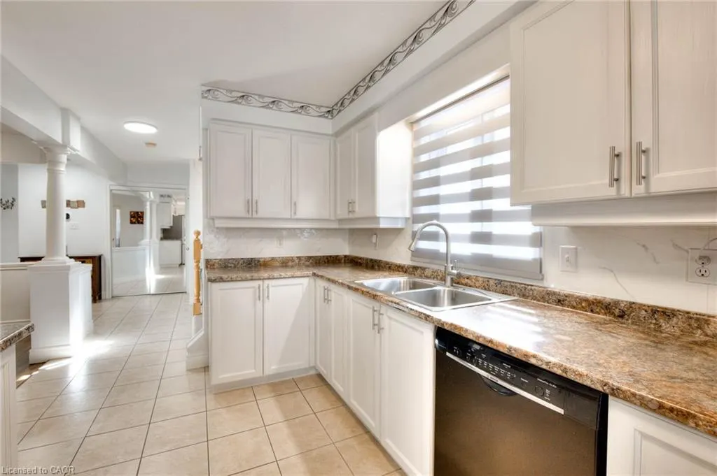6 Heatherwood Place
