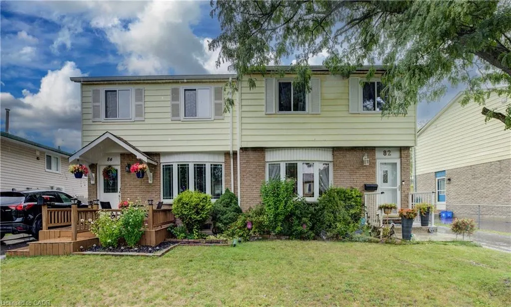 82 Timberlane Crescent
