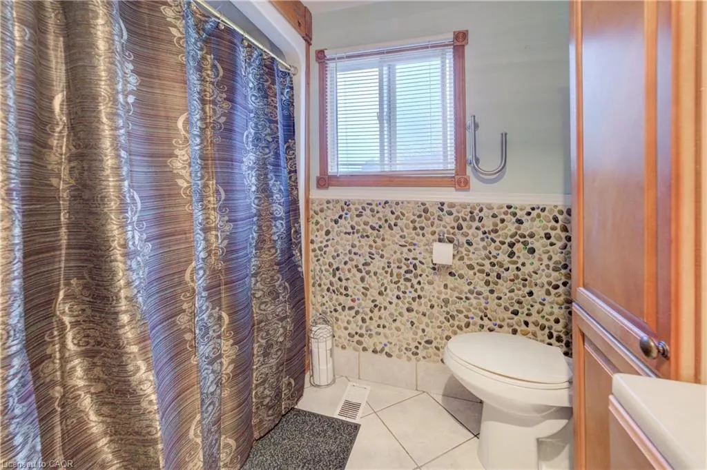 82 Timberlane Crescent