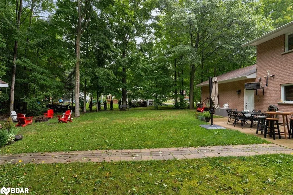 100 Desroches Trail