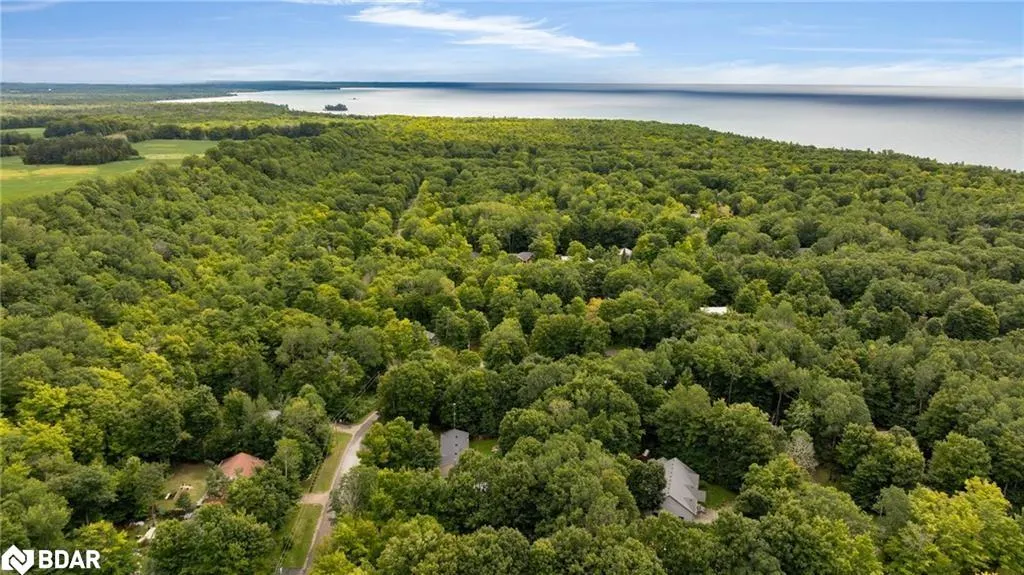 100 Desroches Trail