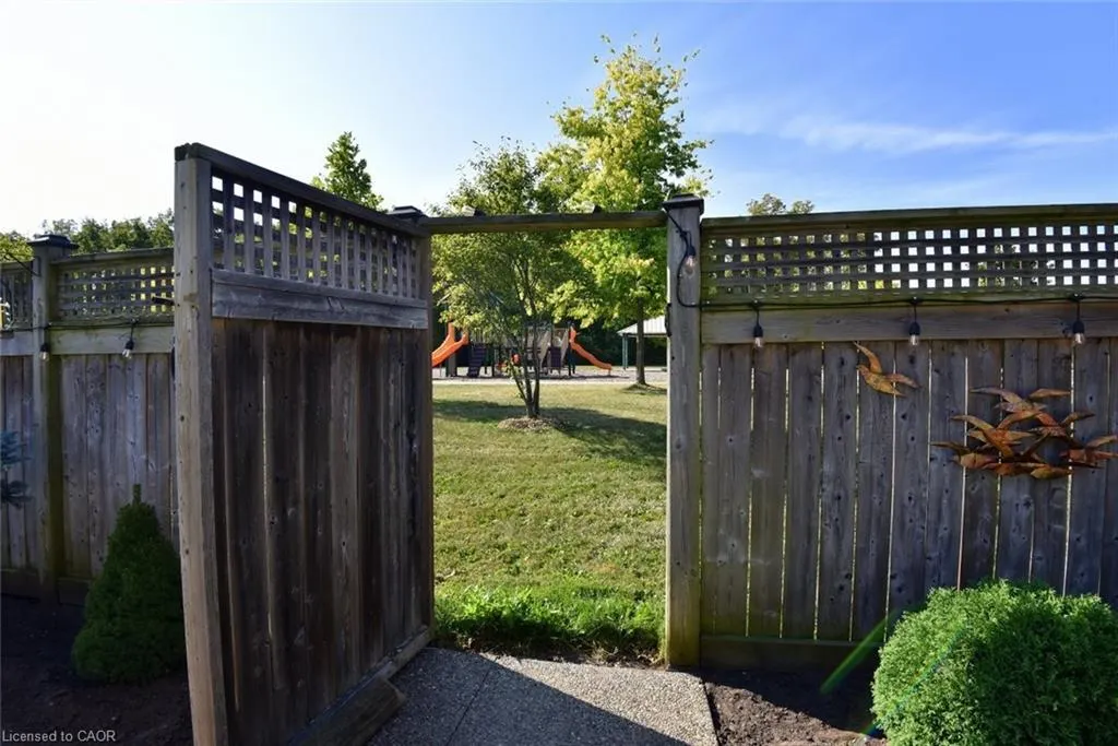 12 Degrow Crescent
