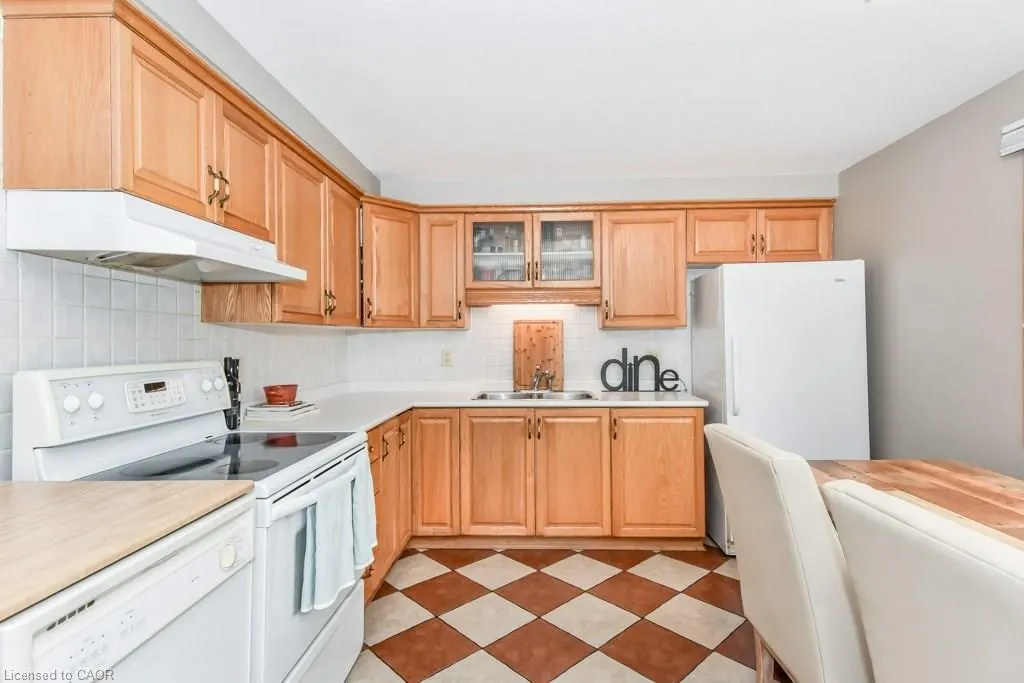 512 Elgin Street N