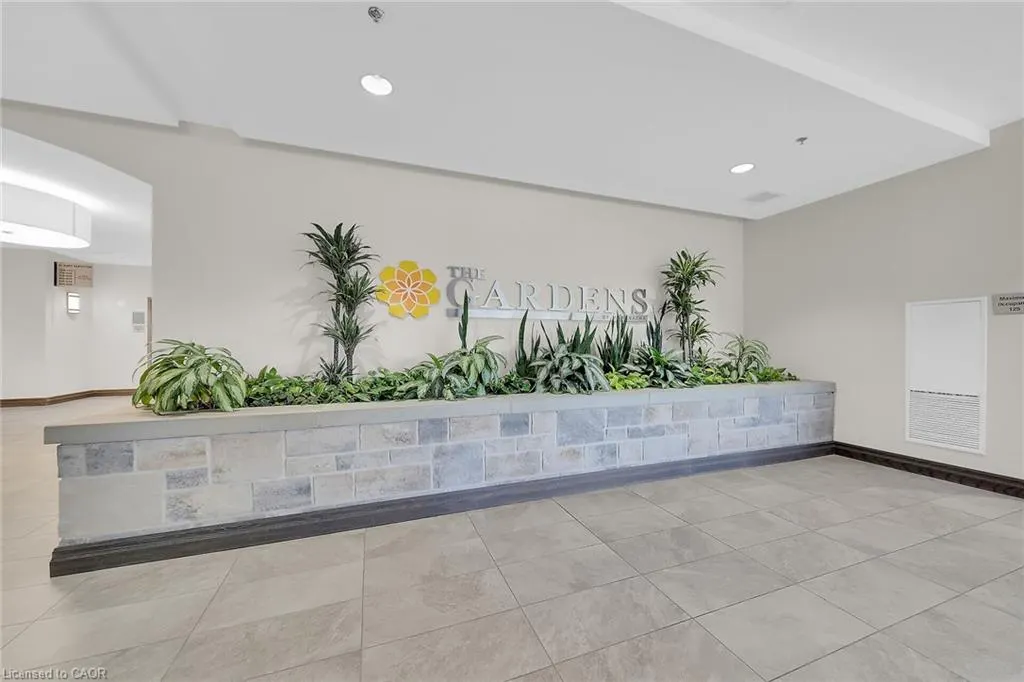 3290 New Street, #206
