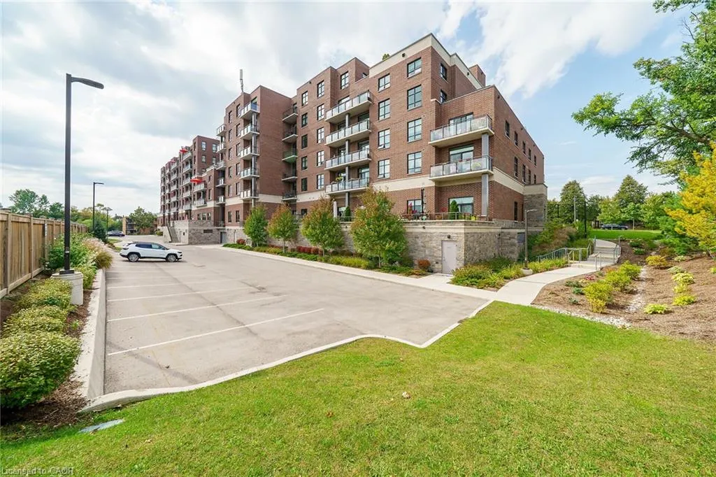 3290 New Street, #206
