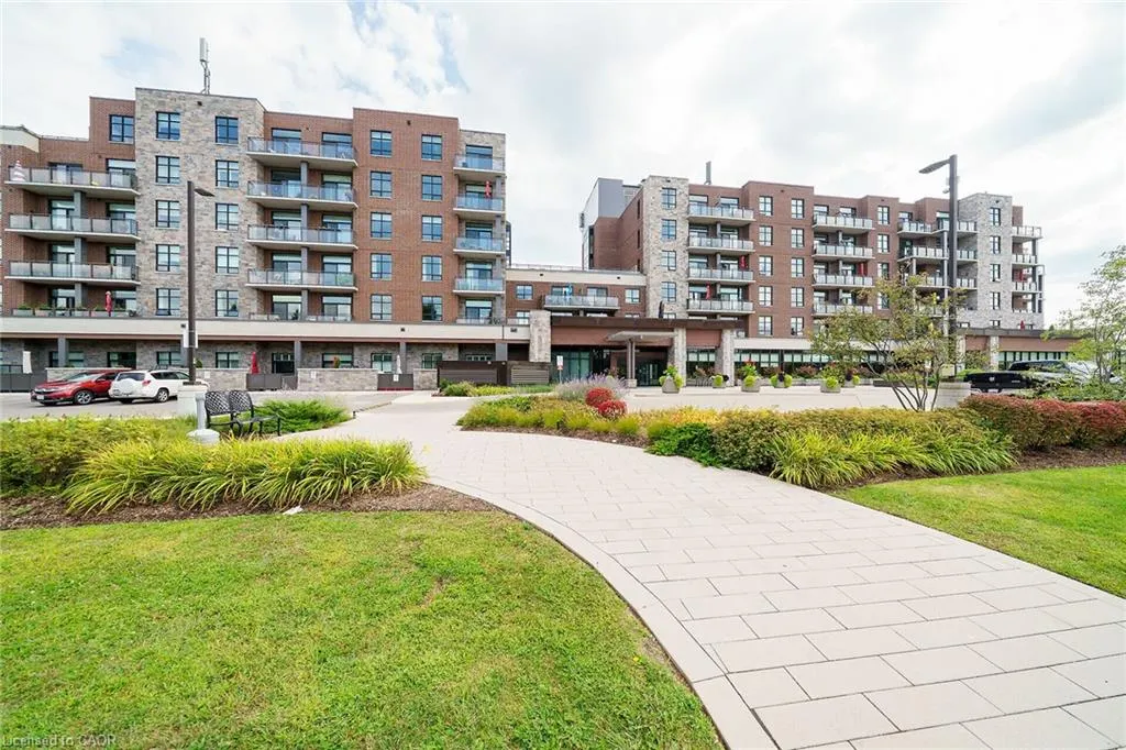 3290 New Street, #206