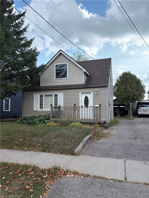 128 Wilkes Street