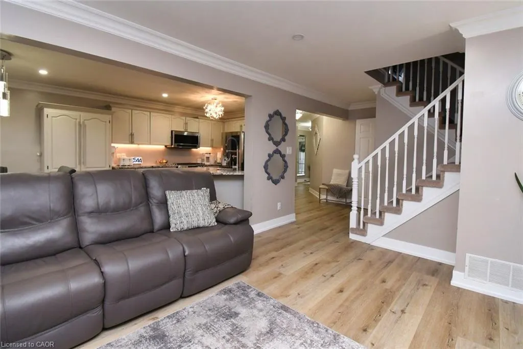 159 Thames Way