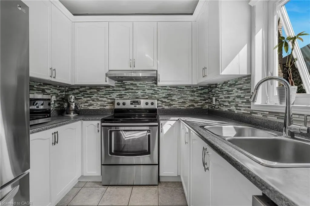 117 Glenmeadow Crescent