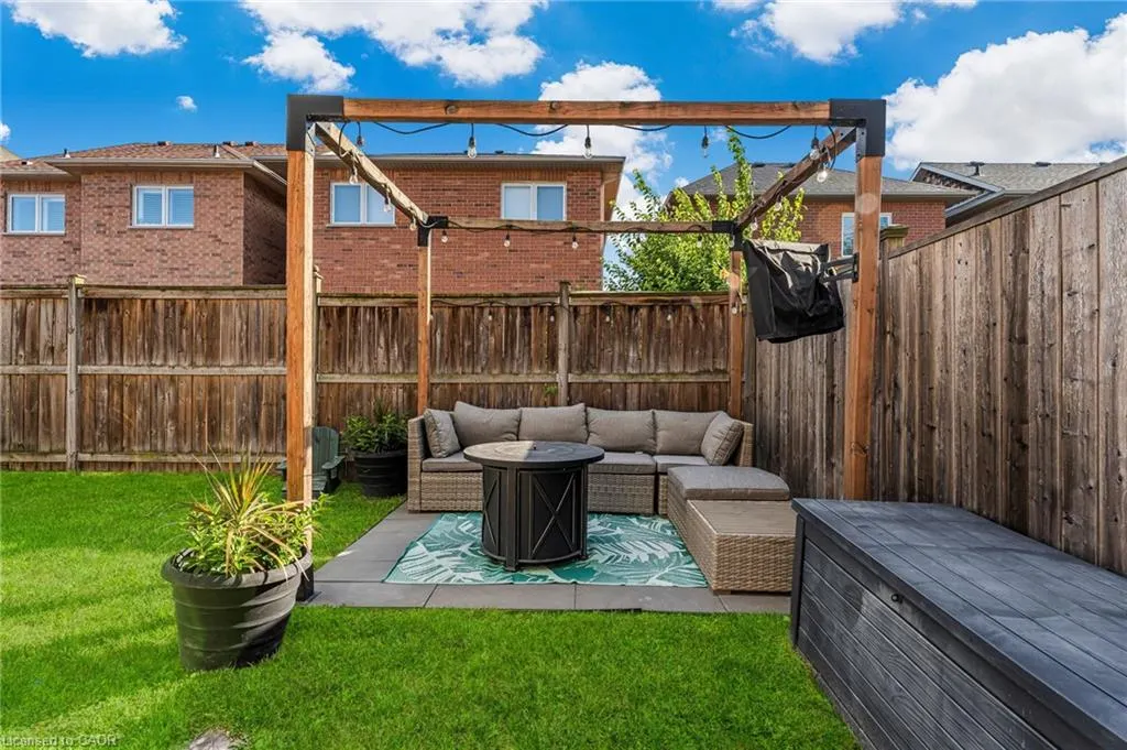 117 Glenmeadow Crescent