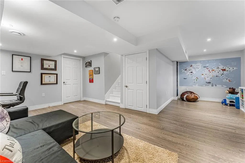 117 Glenmeadow Crescent