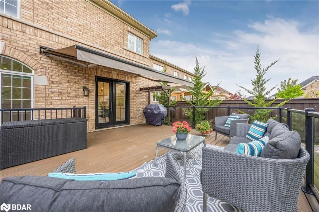 2 Copeland Crescent