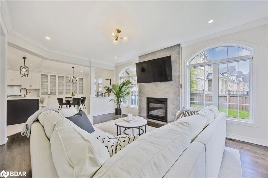 2 Copeland Crescent