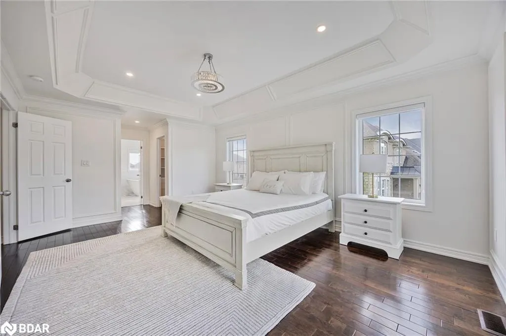 2 Copeland Crescent