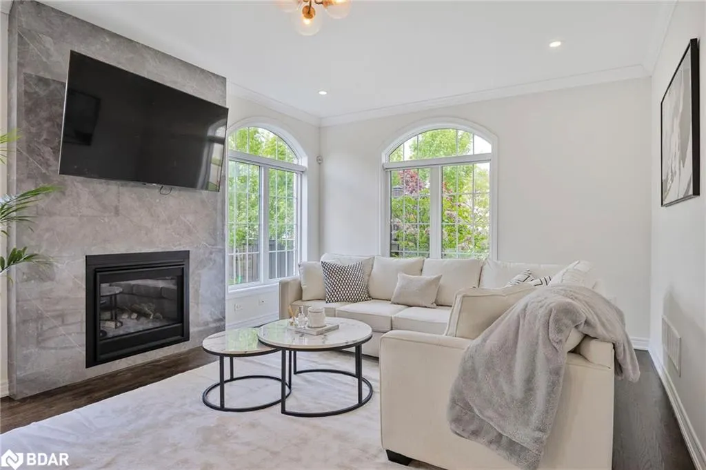 2 Copeland Crescent