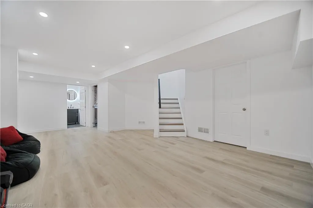 6 Eula White Place