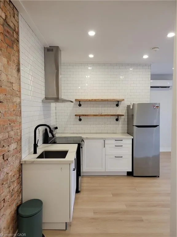262 Robert Street, #2