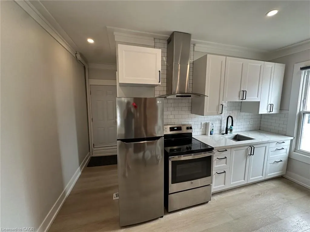 262 Robert Street, #4