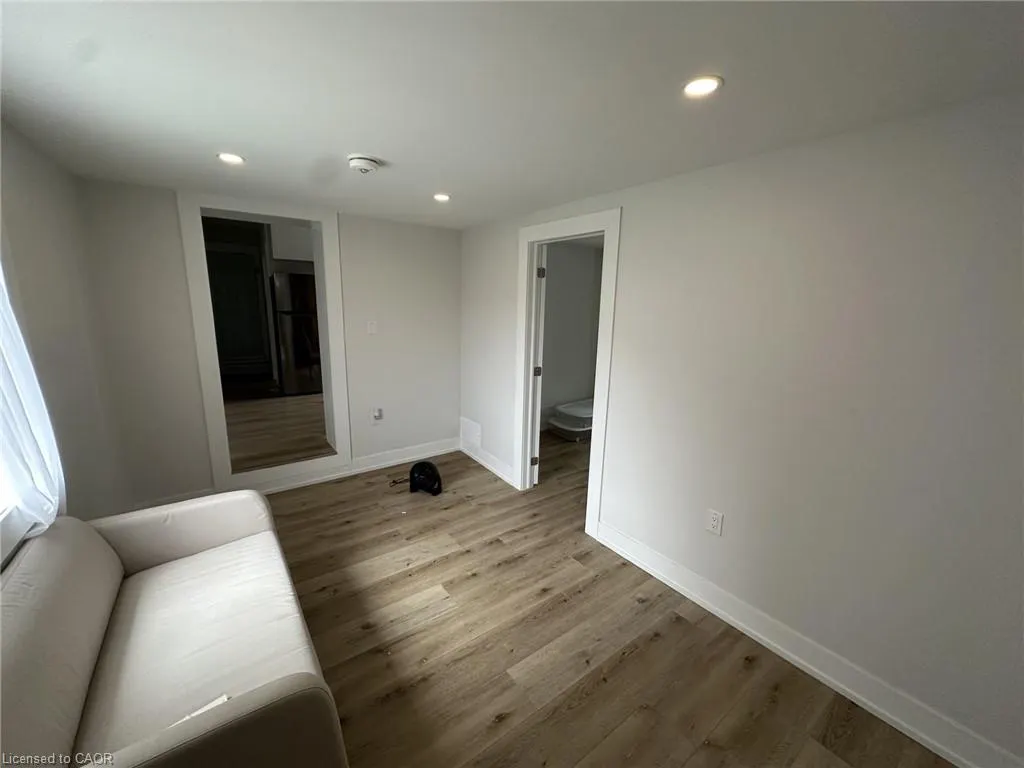 262 Robert Street, #4