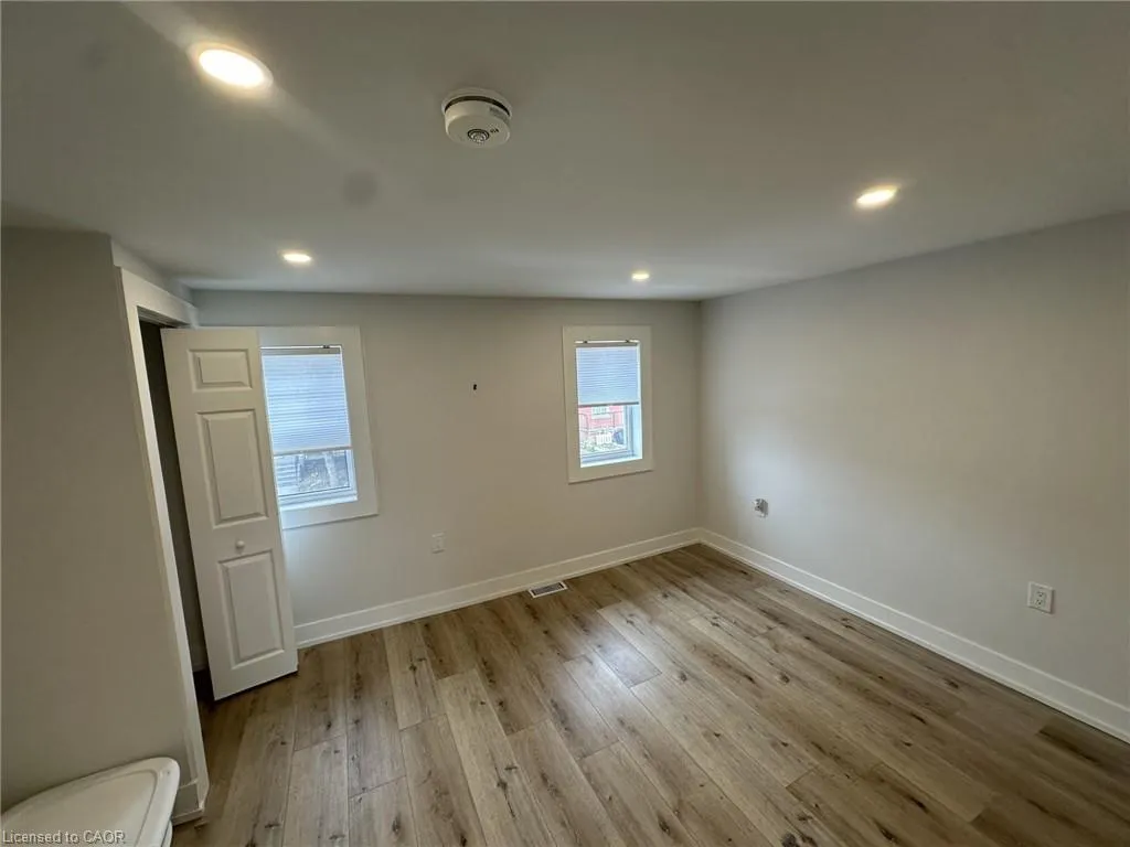 262 Robert Street, #4