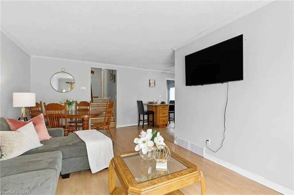 30 Rainbow Court