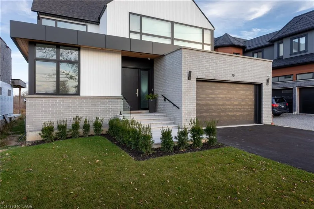 70 Upper Mount Albion Road