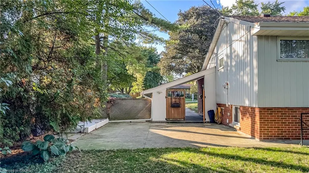 129 Oneida Boulevard