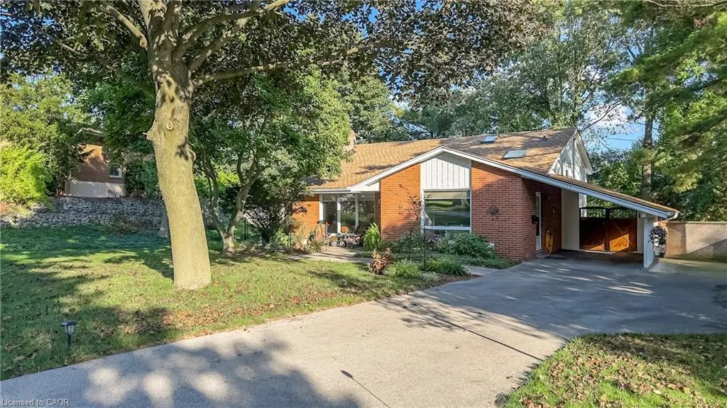 129 Oneida Boulevard