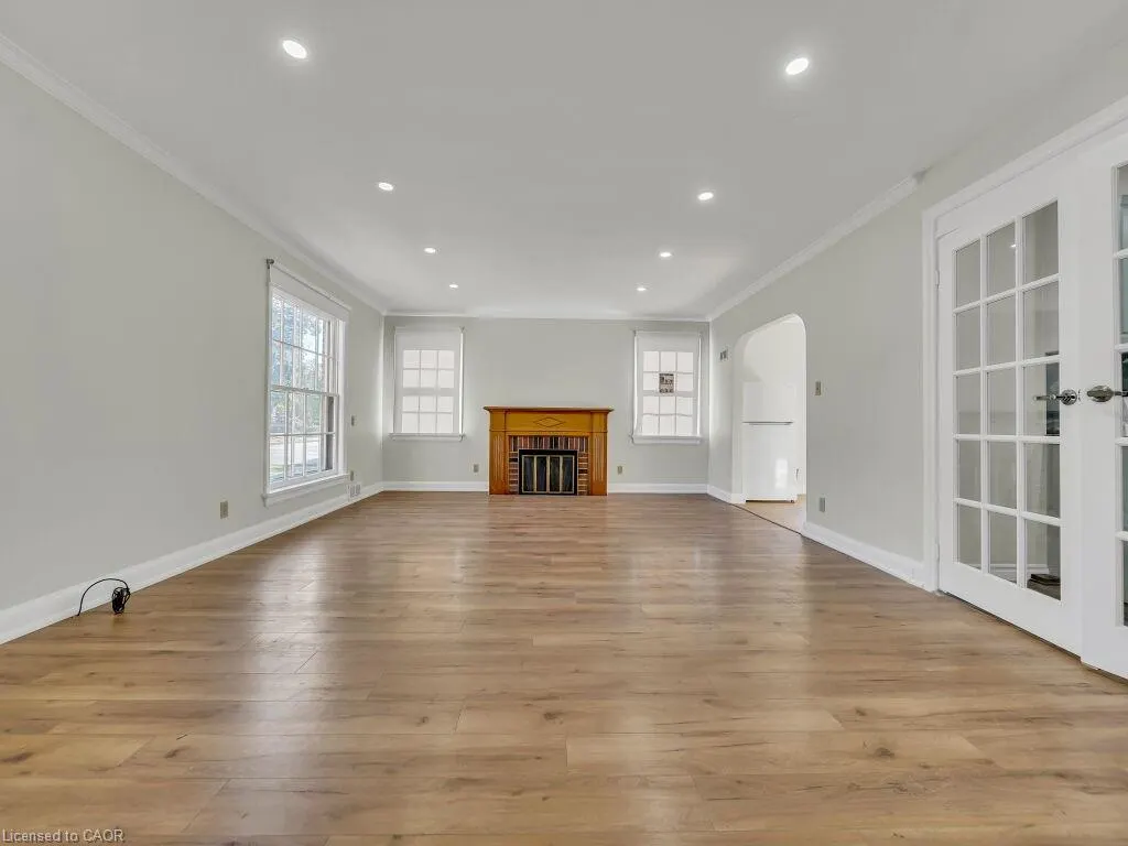 860 Vine Street