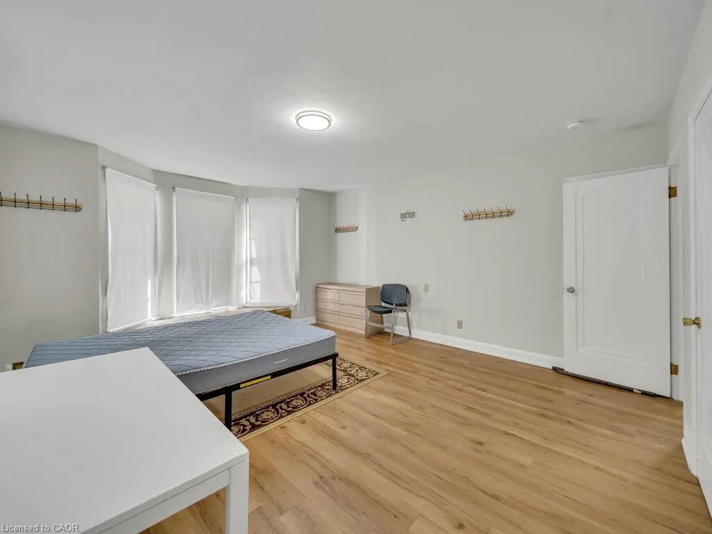 860 Vine Street