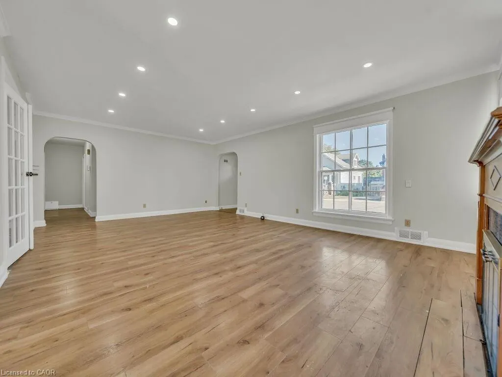 860 Vine Street