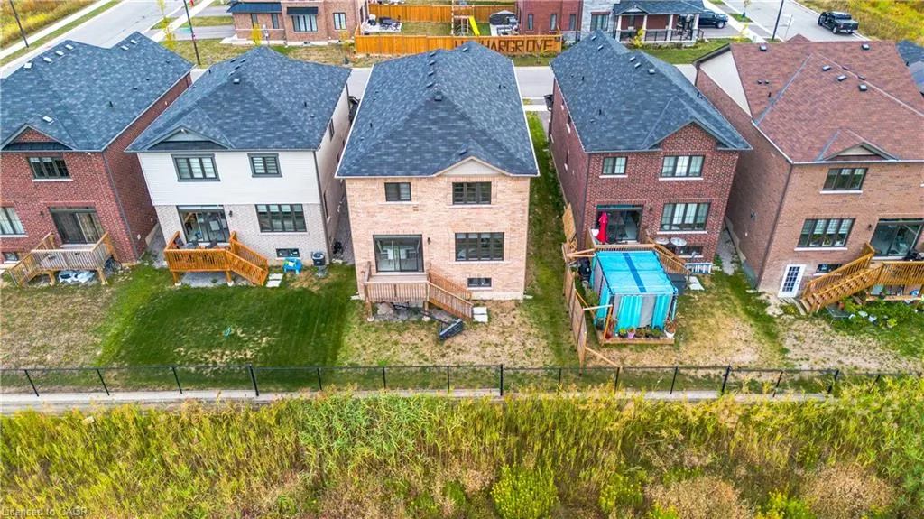 12 Midhurst Heights