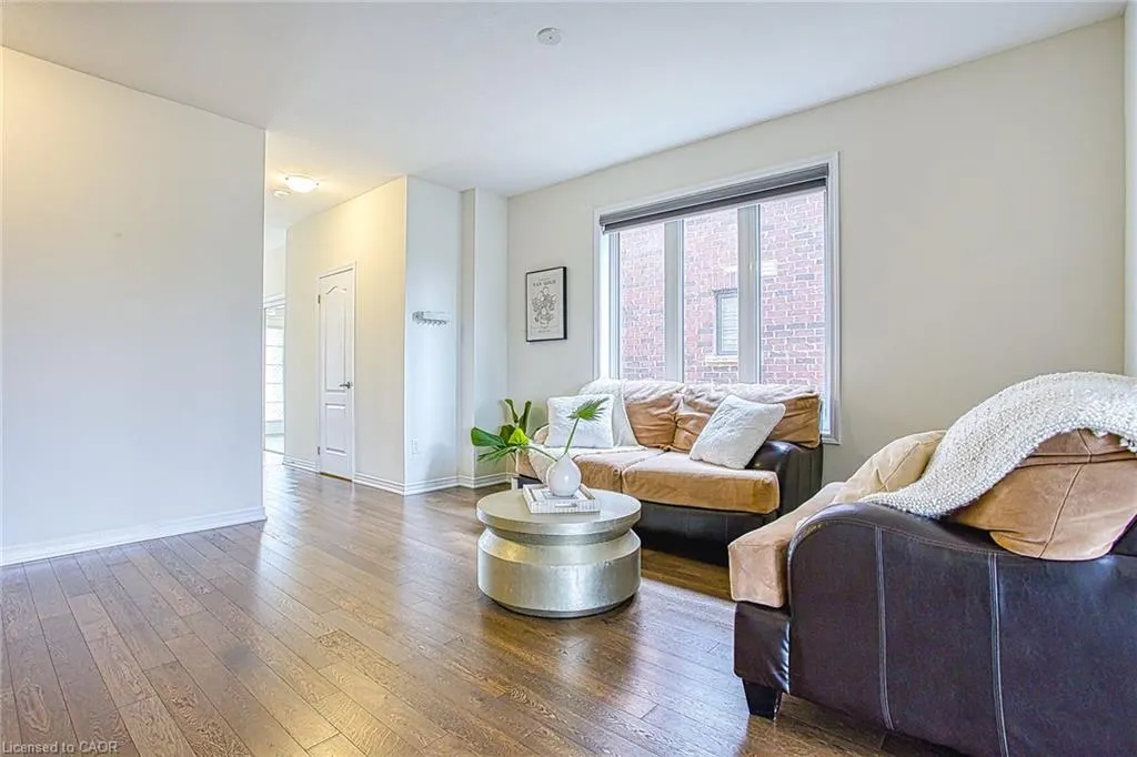 12 Midhurst Heights