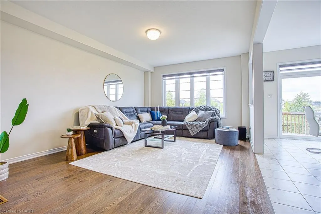 12 Midhurst Heights