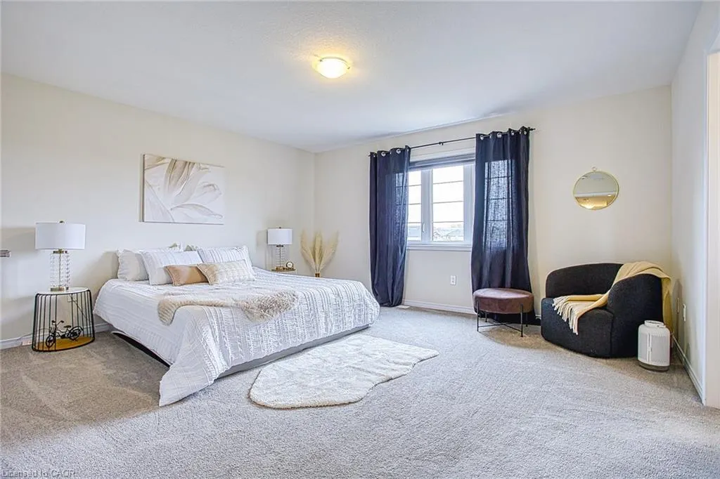 12 Midhurst Heights