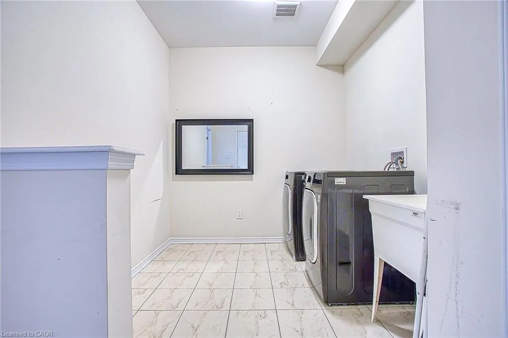 12 Midhurst Heights