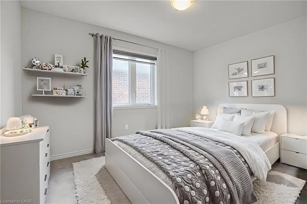 12 Midhurst Heights