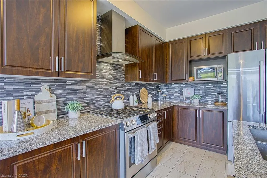 12 Midhurst Heights