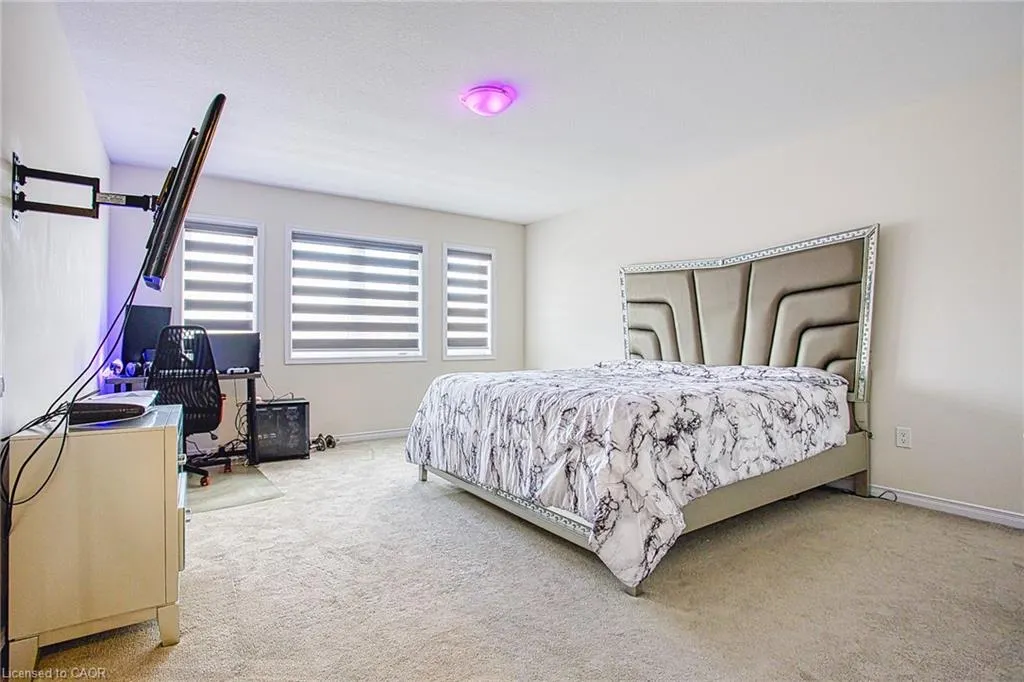 12 Midhurst Heights