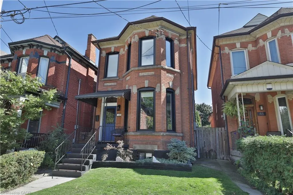 48 Pearl Street N