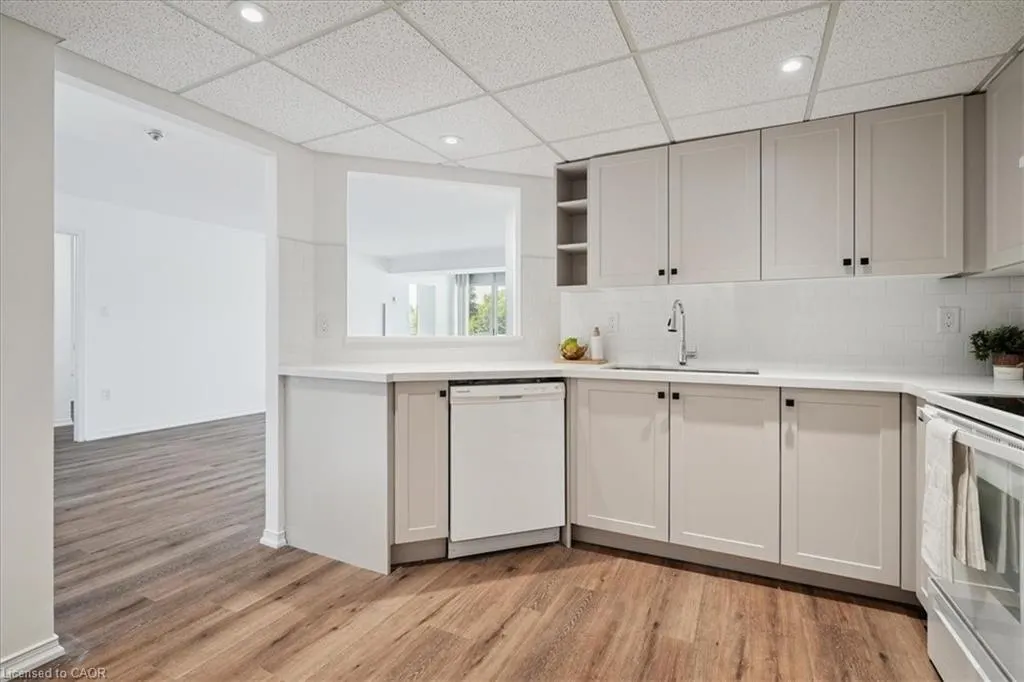 5090 Pinedale Avenue, #208