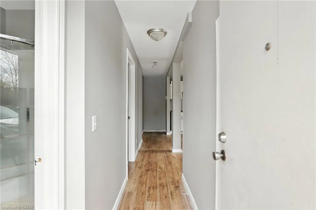 229 Main Street W