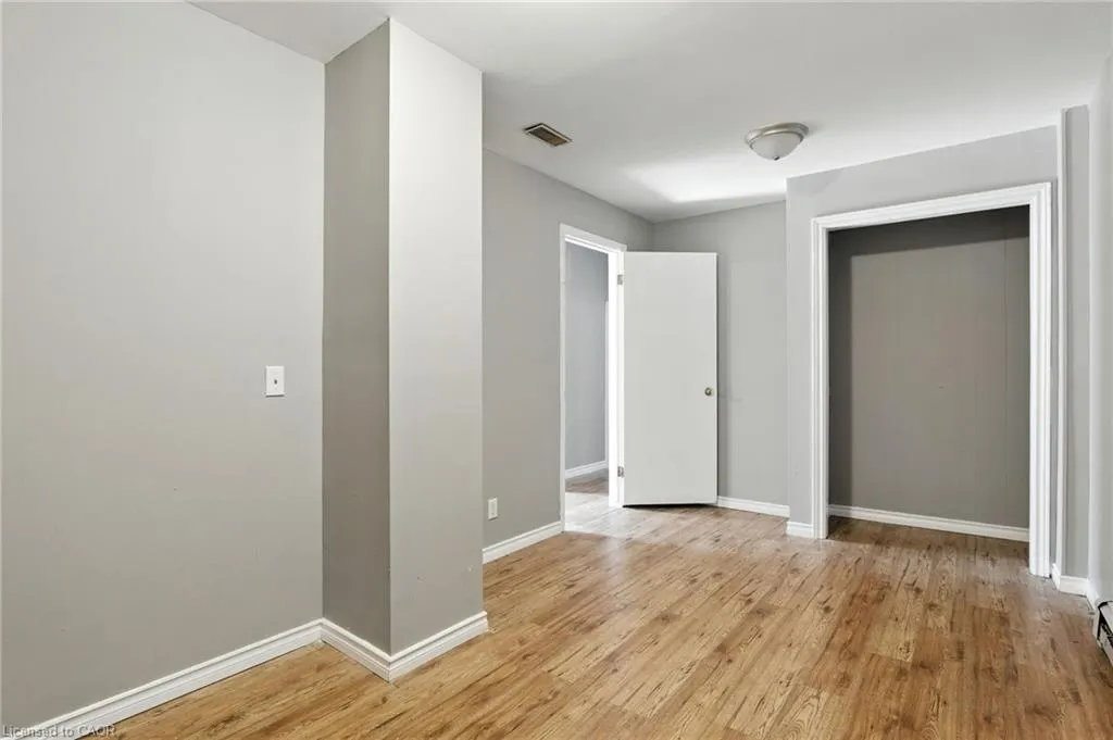 229 Main Street W