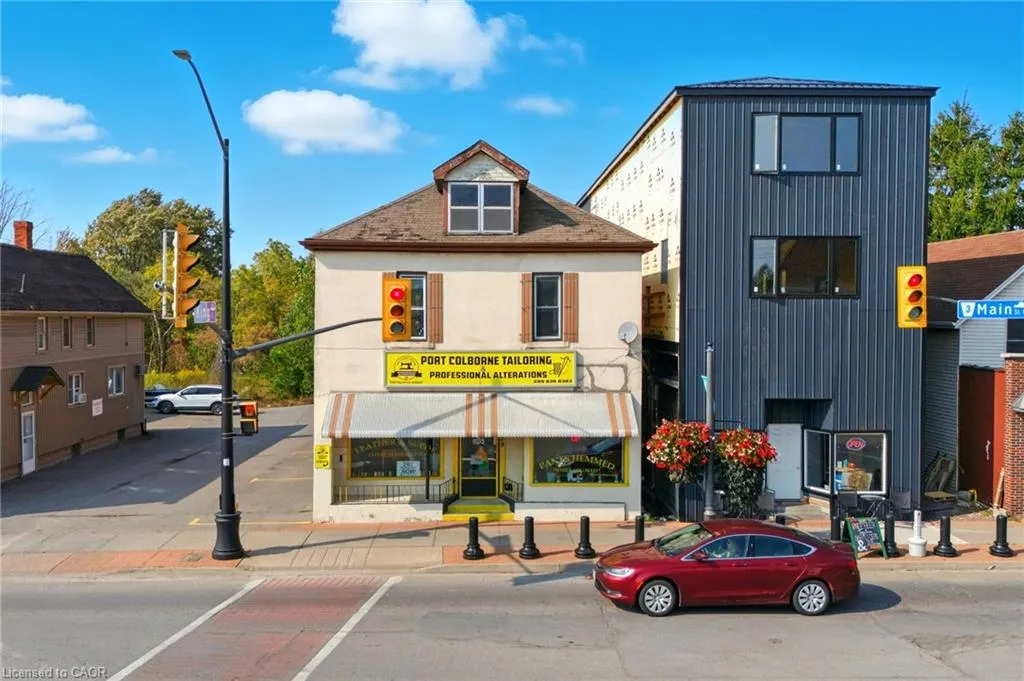 229 Main Street W