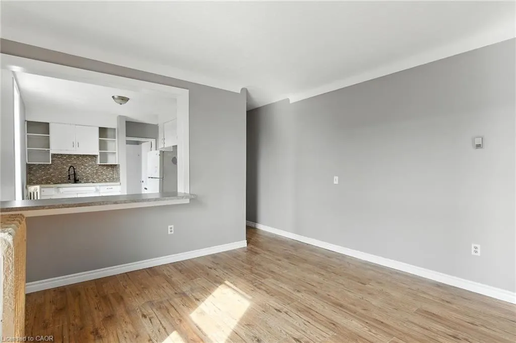 229 Main Street W