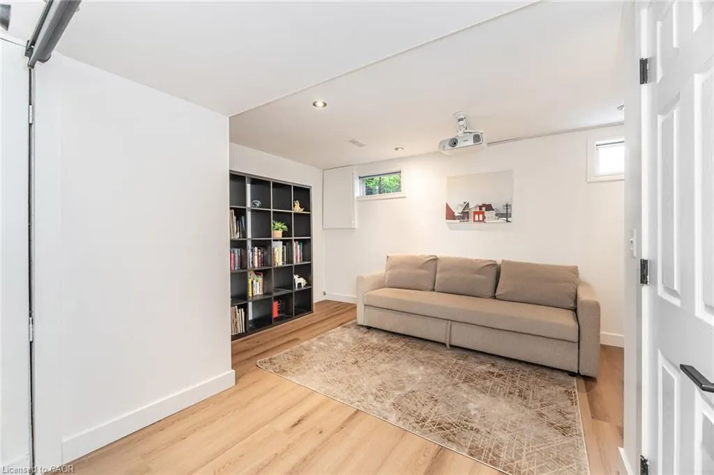 2431 Padstow Crescent