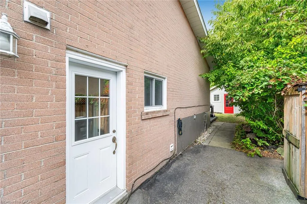 2431 Padstow Crescent