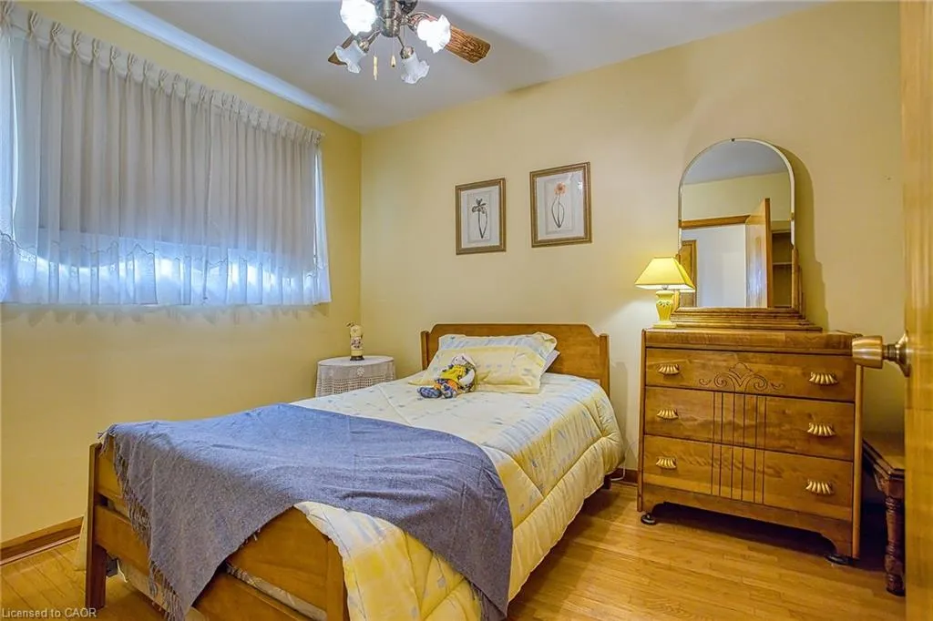 633 Rosseau Road