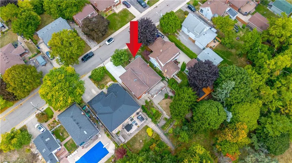 633 Rosseau Road